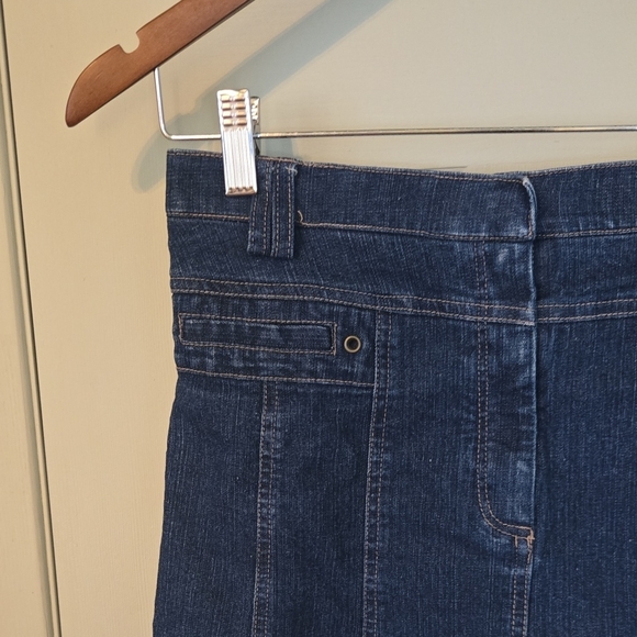 💙 Denim Blue Skirt - Picture 3 of 6